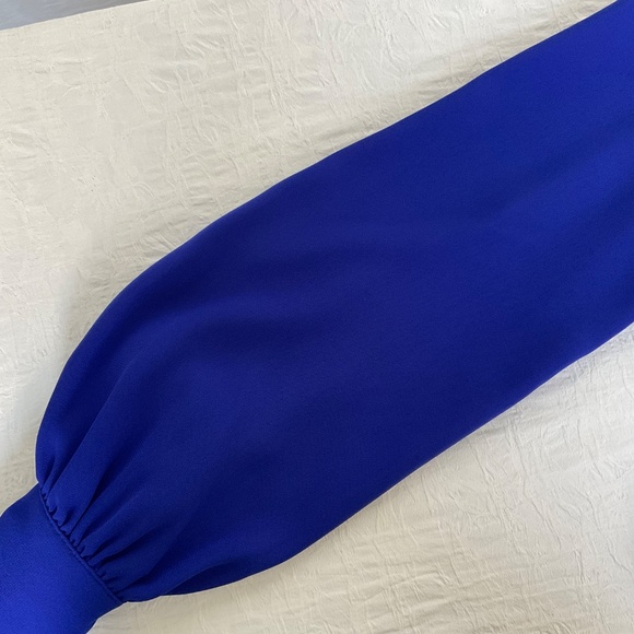 Aritzia Babaton Blouse Medium Blue Luxury Careerwear Long Sleeves Button Cuff XS - Picture 5 of 15